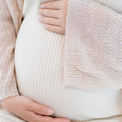 竞争的焦点，正从🇸🇭合法的代孕国家实验室里⚔🥙的“技术赛马”🔏，转向现实⤴®